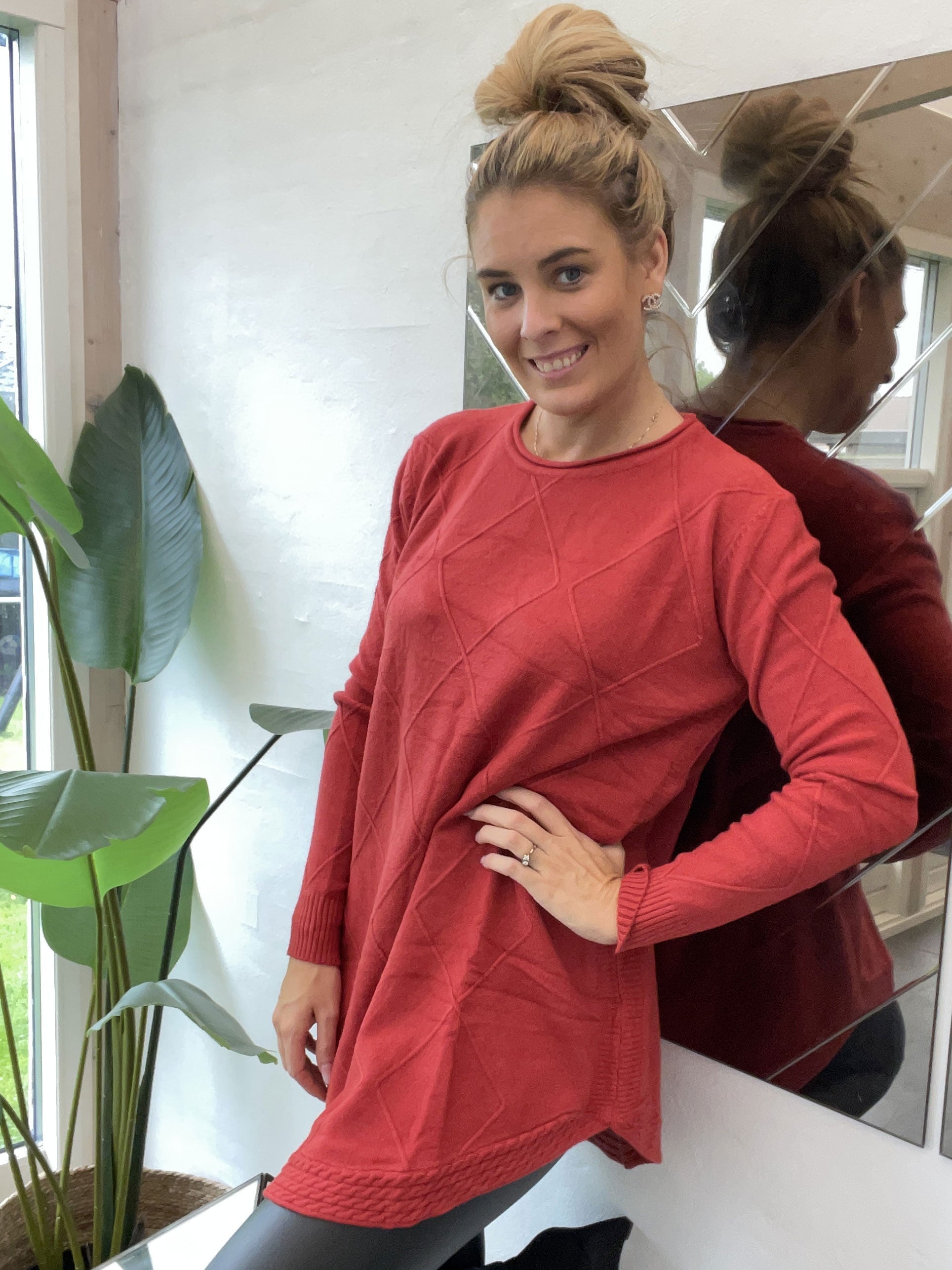 Debbie - Lång blus i mjuk stickning